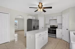 1614 Herring Ln, Clermont, FL 34714 - Photo 4