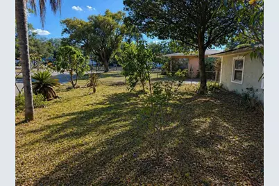 8618 Grandview Drive, Tampa, FL 33617 - Photo 28