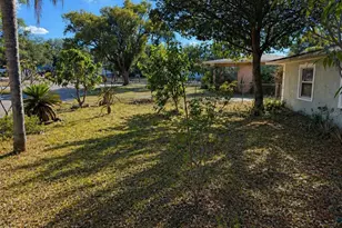 8618 Grandview Dr, Tampa, FL 33617 - Photo 28