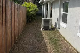 8618 Grandview Dr, Tampa, FL 33617 - Photo 32