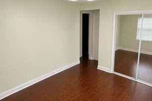 8618 Grandview Dr, Tampa, FL 33617 - Photo 20