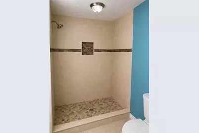 8618 Grandview Drive, Tampa, FL 33617 - Photo 16