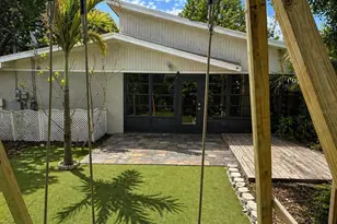 8618 Grandview Dr, Tampa, FL 33617 - Photo 42