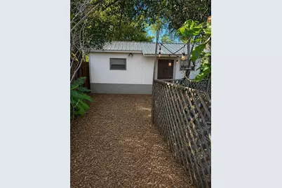 8618 Grandview Drive, Tampa, FL 33617 - Photo 34