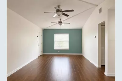 8618 Grandview Drive, Tampa, FL 33617 - Photo 8