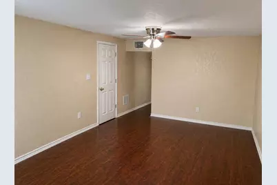 8618 Grandview Drive, Tampa, FL 33617 - Photo 10