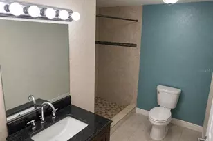 8618 Grandview Dr, Tampa, FL 33617 - Photo 14