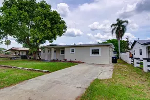 2709 Arc Dr, Orlando, FL 32826 - Photo 2