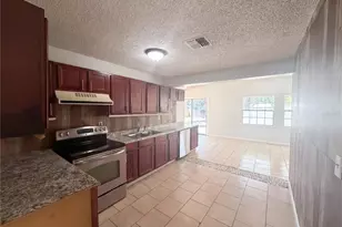 613 4th St NE, Fort Meade, FL 33841 - Photo 2