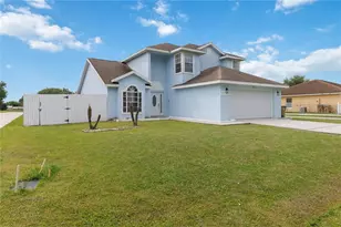 868 Nelson Dr, Kissimmee, FL 34758 - Photo 2