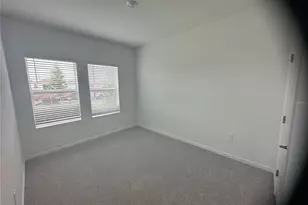 5633 Fiona Ln, Saint Cloud, FL 34771 - Photo 4