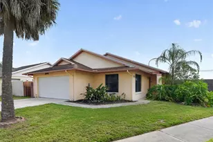 5325 Barefoot Path, Kissimmee, FL 34746 - Photo 2