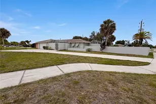 1301 Lucaya Ave, Venice, FL 34285 - Photo 22