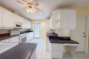 1301 Lucaya Ave, Venice, FL 34285 - Photo 2