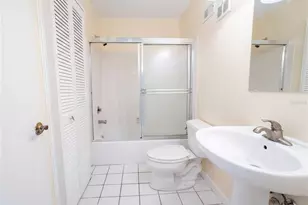 1301 Lucaya Ave, Venice, FL 34285 - Photo 6