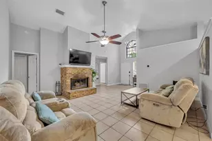 1921 Blue Fox Ct, Orlando, FL 32825 - Photo 6