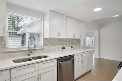 7019 Alvina Way, Orlando, FL 32822 - Photo 10
