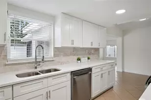 7019 Alvina Way, Orlando, FL 32822 - Photo 10