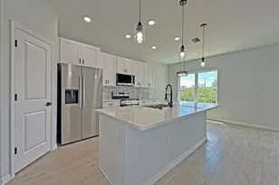 13558 Jeronimo Ln, Port Charlotte, FL 33981 - Photo 6