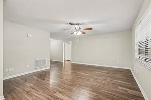 826 Sunridge Point Dr, Seffner, FL 33584 - Photo 8