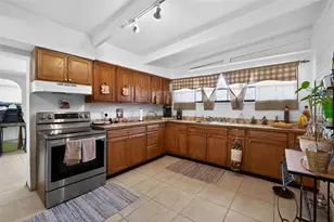 2015 Clarice Cir, Tampa, FL 33619 - Photo 2