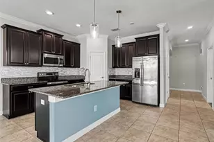 10025 Ivory Dr, Sun City Center, FL 33573 - Photo 8