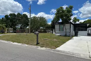 3061 Crystal Hills Dr, Lakeland, FL 33801 - Photo 2