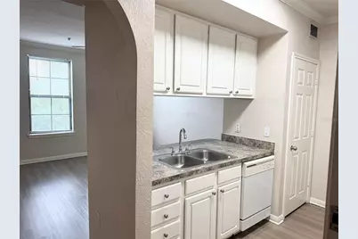 911 N Orange Avenue #445, Orlando, FL 32801 - Photo 4