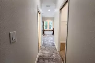 401 River Bed Ct, Wimauma, FL 33598 - Photo 32