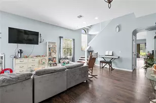 523 Lake Davenport Cir, Davenport, FL 33837 - Photo 4