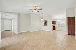 1301 Mohrlake Dr, Brandon, FL 33511 - Photo 4