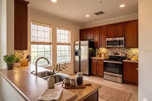 10230 Lake District Ln, Orlando, FL 32832 - Photo 2