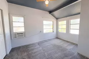 2228 N Orange Ave, Sarasota, FL 34234 - Photo 4