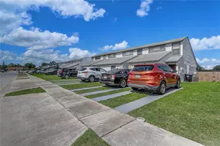 2719 Hunt Club Ln, Orlando, FL 32826 - Photo 2