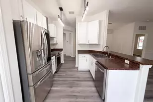 3408 Grove Blossom Ln, Plant City, FL 33567 - Photo 2