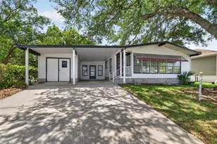 1625 Hilton Head Blvd, Lady Lake, FL 32159 - Photo 2