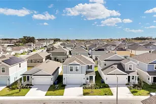1713 White Water Ct, Davenport, FL 33837 - Photo 2