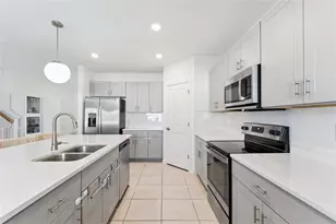 1111 Calico Pointe Cir, Groveland, FL 34736 - Photo 12