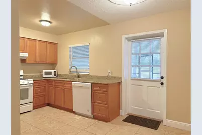 7675 Stratford Boulevard, Orlando, FL 32807 - Photo 10