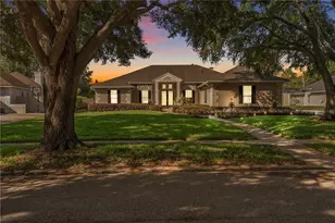 2016 Whitfield Ln, Orlando, FL 32835 - Photo 2