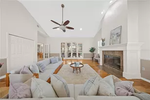 2016 Whitfield Ln, Orlando, FL 32835 - Photo 6