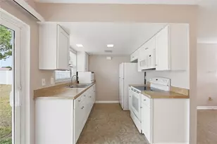4048 Castlegate Dr, Orlando, FL 32839 - Photo 10