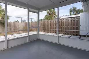 2237 Michele Dr, Sarasota, FL 34231 - Photo 10