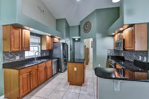 5010 Treasure Cay Rd, Tavares, FL 32778 - Photo 4