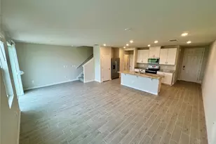 7618 Momentum Pkwy, Wesley Chapel, FL 33545 - Photo 4