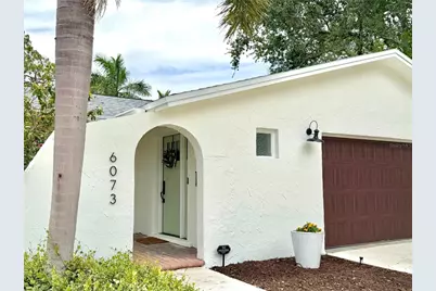 6073 Tanglewood Drive NE, Saint Petersburg, FL 33703 - Photo 2