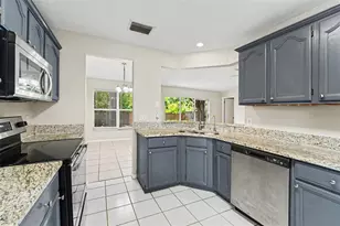 7603 Savannah Ln, Tampa, FL 33637 - Photo 10