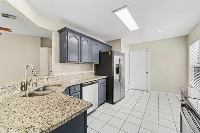 7603 Savannah Lane, Tampa, FL 33637 - Photo 6