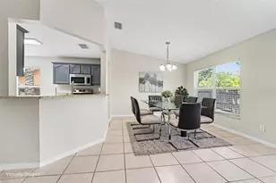 7603 Savannah Ln, Tampa, FL 33637 - Photo 4