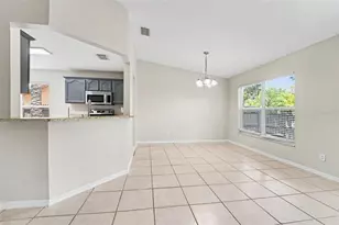 7603 Savannah Ln, Tampa, FL 33637 - Photo 4